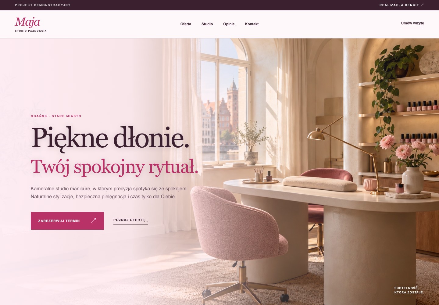 Podgląd strony Maja Studio Paznokcia: logo, menu i różowa sekcja główna z ofertą salonu